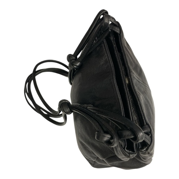 Vintage Saddle River Black Leather Handbag
Purse Knotted Shoulder Strap - Picture 5 of 13